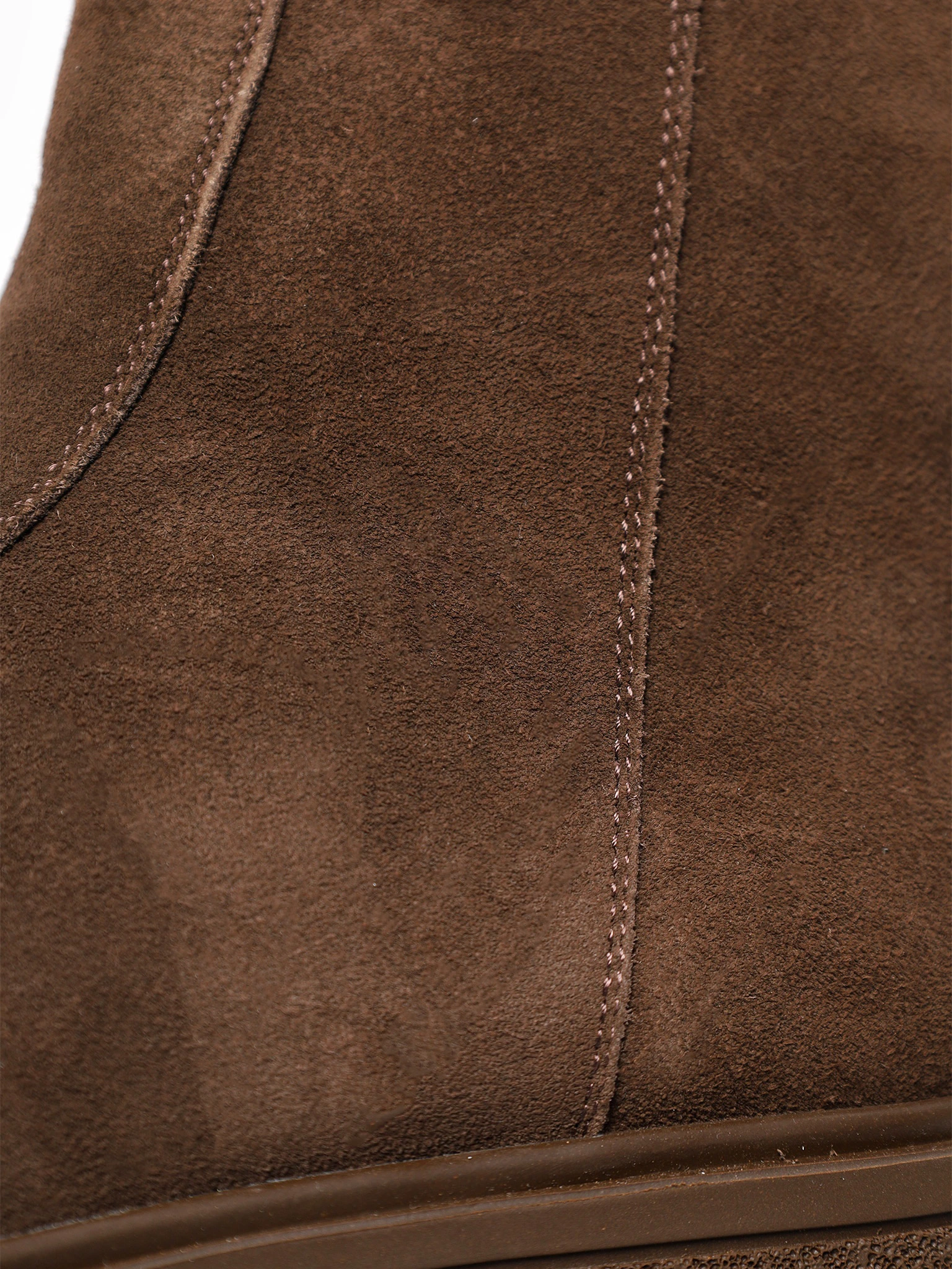 Ботинки коричневого цвета на низком каблуке